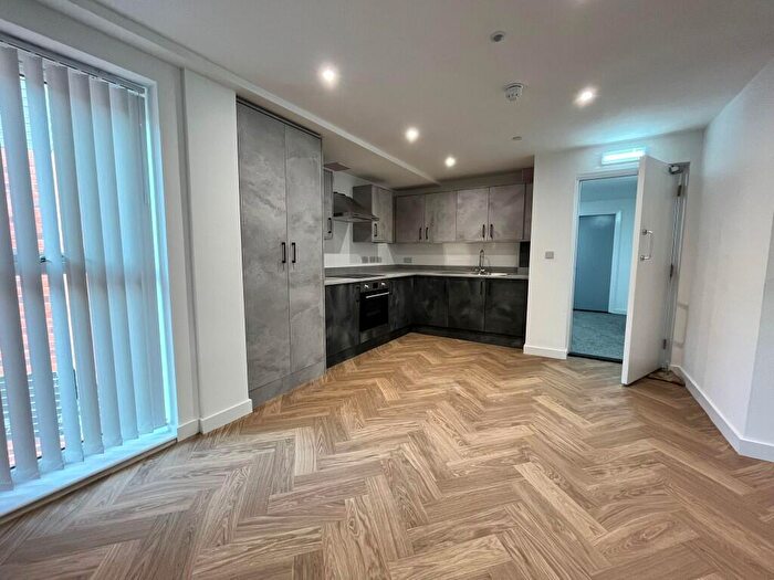 10 Bedroom Flat To Rent In Camden Street, Liverpool, Merseyside, L3