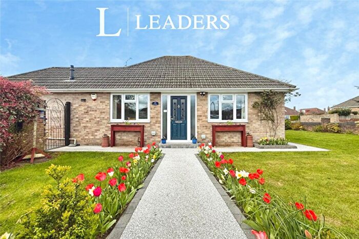 2 Bedroom Bungalow For Sale In Shillinglee, Waterlooville, Hampshire, PO7