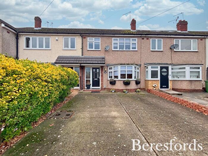 3 Bedroom Terraced House For Sale In Front Lane, Cranham, RM14