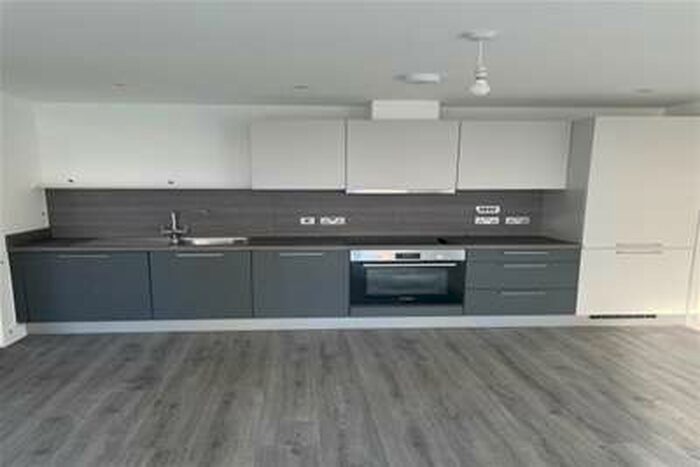 2 Bedroom Flat To Rent In George Street Ashford, TN23