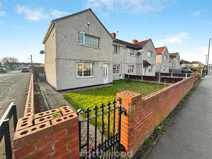 3 Bedroom Semi Detached House To Rent In Broadway, Dunscroft, Doncaster, DN7