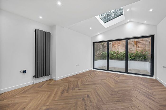 2 Bedroom Flat For Sale In Soames Street, SE15