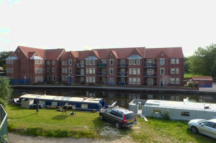 2 Bedroom Flat To Rent In West Street, Thorne, DN8