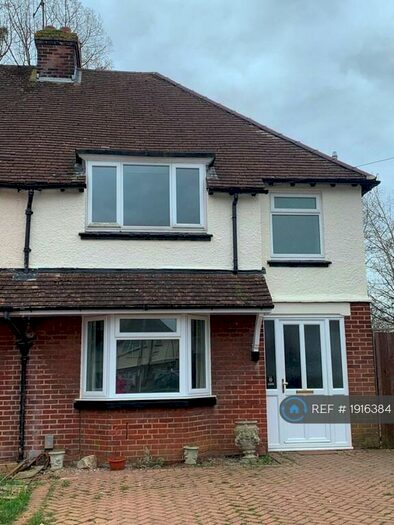 3 Bedroom Semi-Detached House To Rent In York Road, Maidstone, ME15