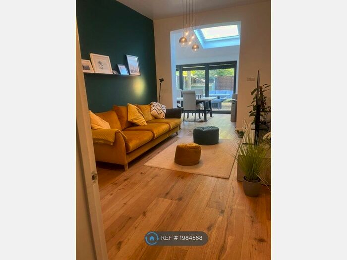 2 Bedroom Flat To Rent In Guilford Avenue, Surbiton, KT5