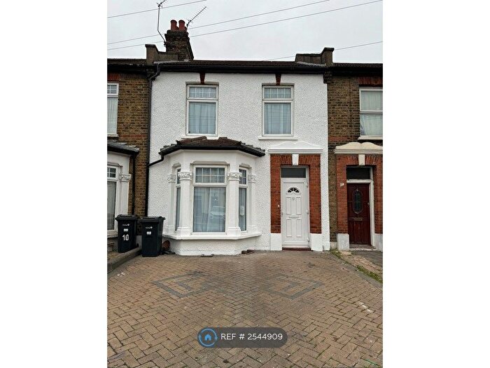 3 Bedroom Terraced House To Rent In Chester Road, Ilford, IG3