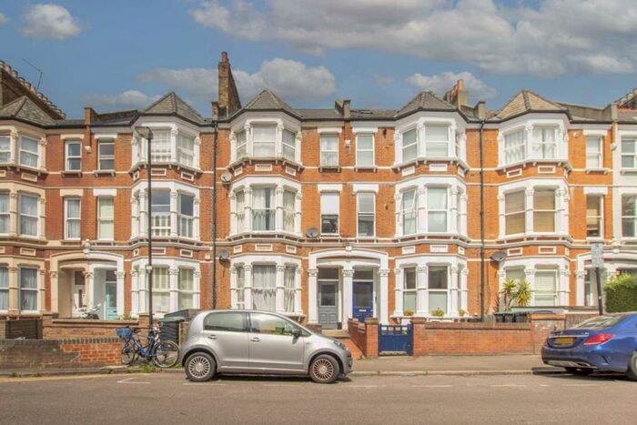 2 Bedroom Flat To Rent In Albert Road, London, N4
