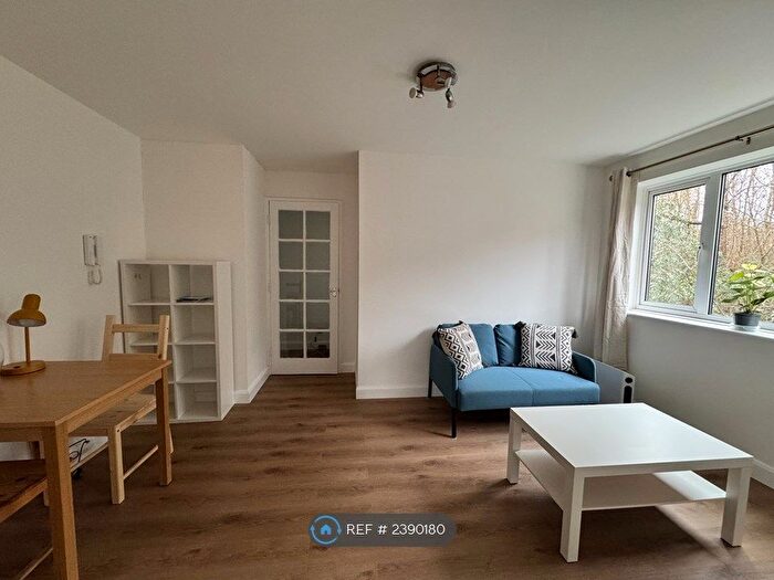 1 Bedroom Flat To Rent In Newland House, London, SE14