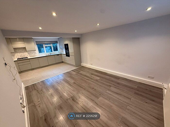 3 Bedroom Semi-Detached House To Rent In Little Grove, Bushey, WD23