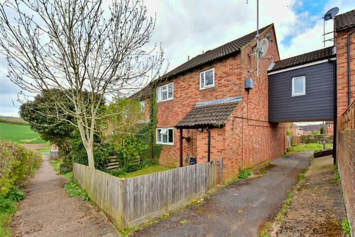 2 Bedroom Maisonette To Rent In James Close, Marlow, Buckinghamshire, SL7
