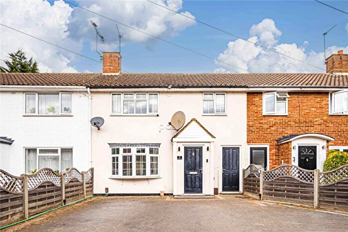 3 Bedroom Terraced House For Sale In Hitchens Close, Warners End, Hemel Hempstead, Hertfordshire, HP1