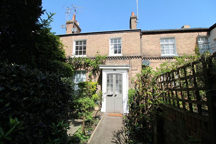 2 Bedroom Cottage To Rent In Bath Place, Taunton, TA1