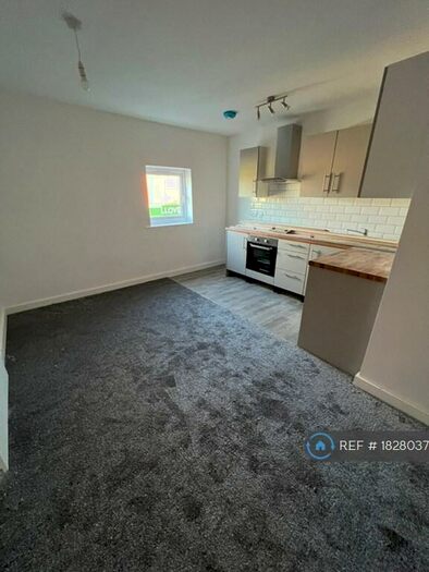 1 Bedroom Flat To Rent In Manchester, Manchester, M40