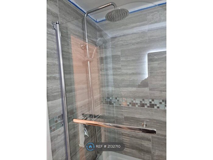 2 Bedroom Flat To Rent In Mill Lane, London, IG8