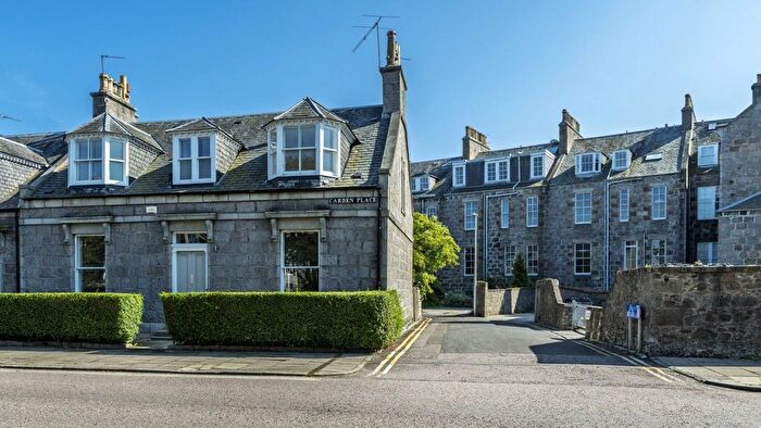 5 Bedroom End Terrace House For Sale In Carden Place, Aberdeen, AB10