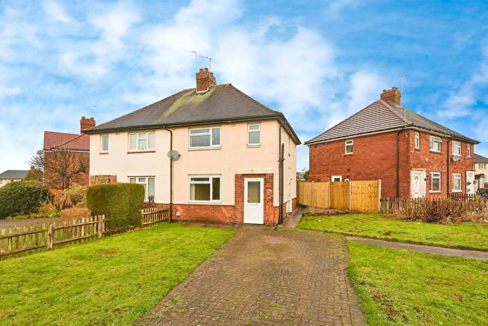 3 Bedroom Semi Detached House For Sale In Worcester Road, Burton-On-Trent, DE15