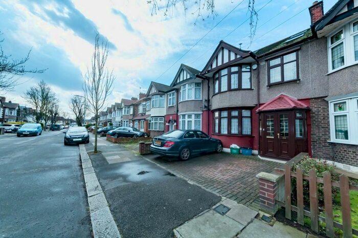 4 Bedroom Terraced House To Rent In Arandora Crescent, Chadwell Heath, RM6