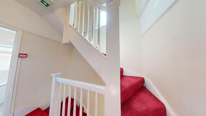 1 Bedroom Semi-Detached House To Rent In Manor Way, Mitcham, CR4