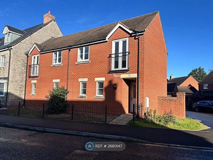 2 Bedroom End Of Terrace House To Rent In Kent Avenue, West Wick, Weston-Super-Mare, BS24
