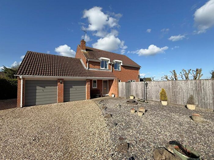 4 Bedroom Detached House For Sale In Station Road, Christian Malford, Chippenham, SN15