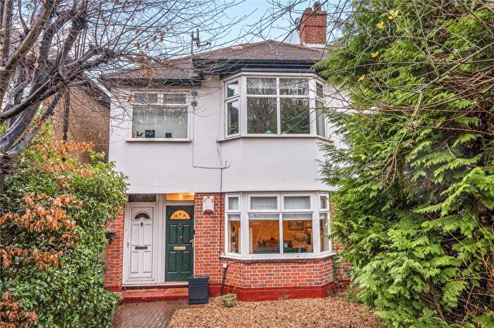 2 Bedroom Maisonette For Sale In Kirkdale, Sydenham, London, SE26