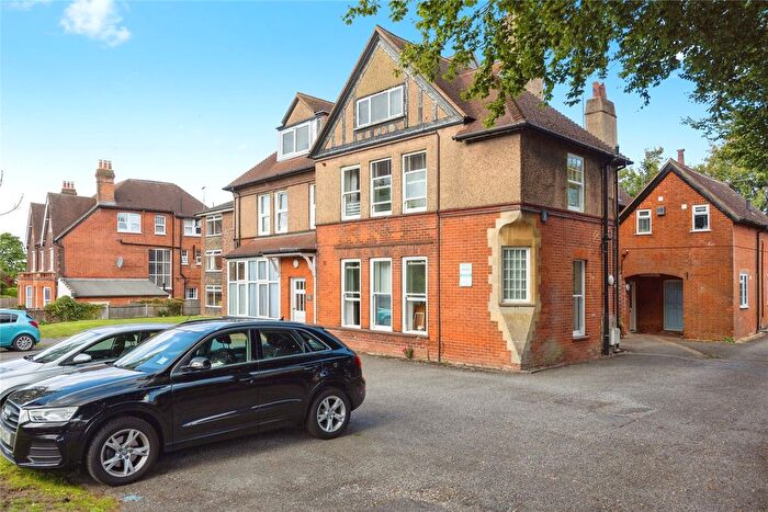 1 Bedroom Flat For Sale In Clandon Road, Guildford, GU1