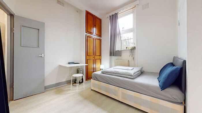 1 Bedroom Flat To Rent In Grays Inn Road, London, WC1X