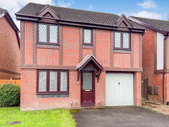 4 Bedroom Detached House For Sale In Gresley Gardens, Hedge End, SO30