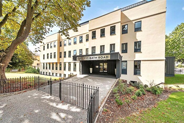 2 Bedroom Apartment For Sale In Open Event At - Bath Road, Cheltenham, Gloucestershire, GL53