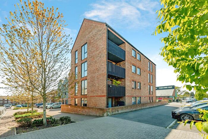 2 Bedroom Apartment For Sale In Nailsworth Crescent, Merstham, Redhill, RH1