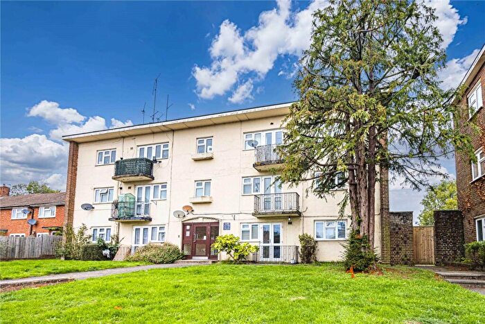 1 Bedroom Apartment To Rent In Long Chaulden, Hemel Hempstead, Hertfordshire, HP1