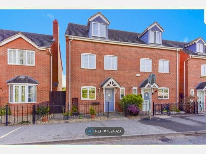 4 Bedroom Semi-Detached House To Rent In Ermine Street, Ancaster, NG32