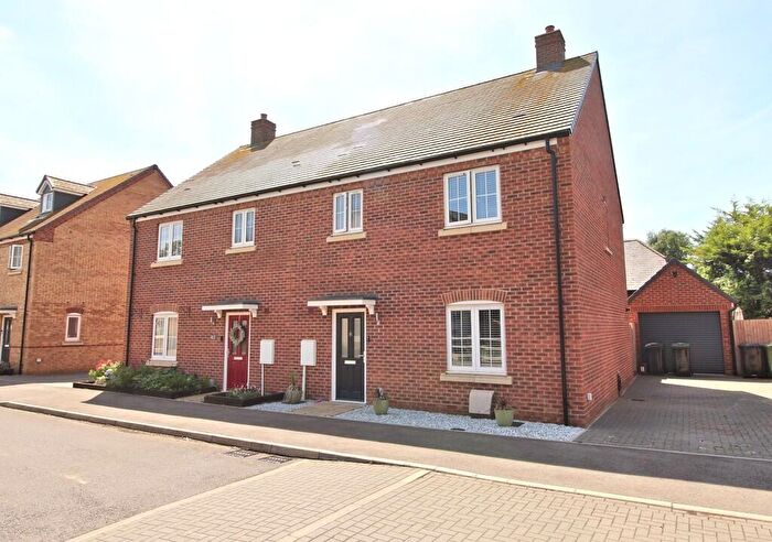 4 Bedroom Semi-Detached House For Sale In Goodship Lane, Potton, Sandy, SG19
