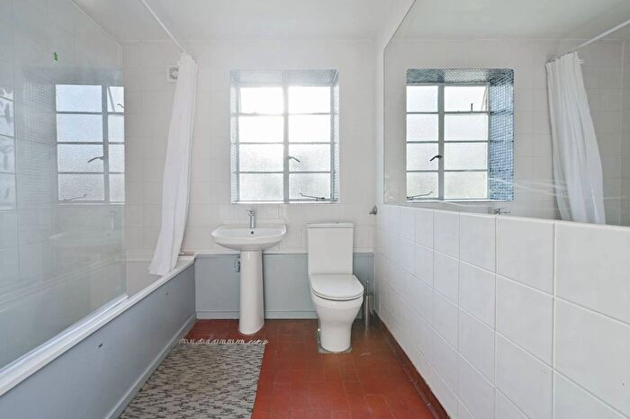 1 Bedroom Flat To Rent In X, Bloomsbury, London, WC1H