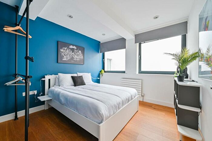 1 Bedroom Flat To Rent In Grafton Road, Kentish Town, London, NW5