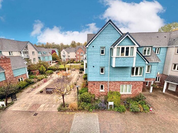 2 Bedroom Apartment For Sale In Bridge Meadow Way, Grange Park, Northampton, NN4