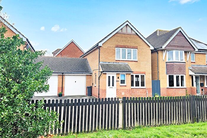 3 Bedroom Link Detached House For Sale In Usborne Close, Lee-On-The-Solent, PO13
