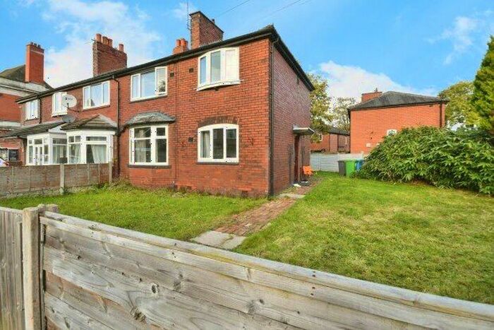 4 Bedroom Semi-Detached House To Rent In Nell Lane, Manchester, M21
