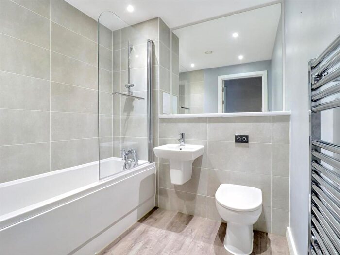 2 Bedroom Apartment To Rent In Canary Quay, Norwich, NR1