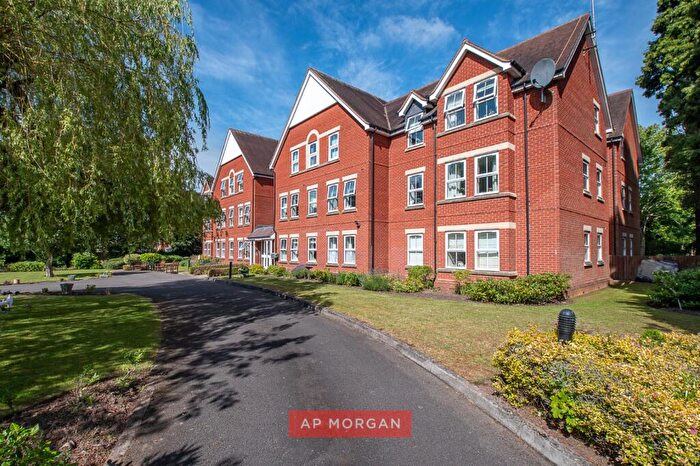 2 Bedroom Apartment For Sale In College Road, Bromsgrove, Worcestershire, B60
