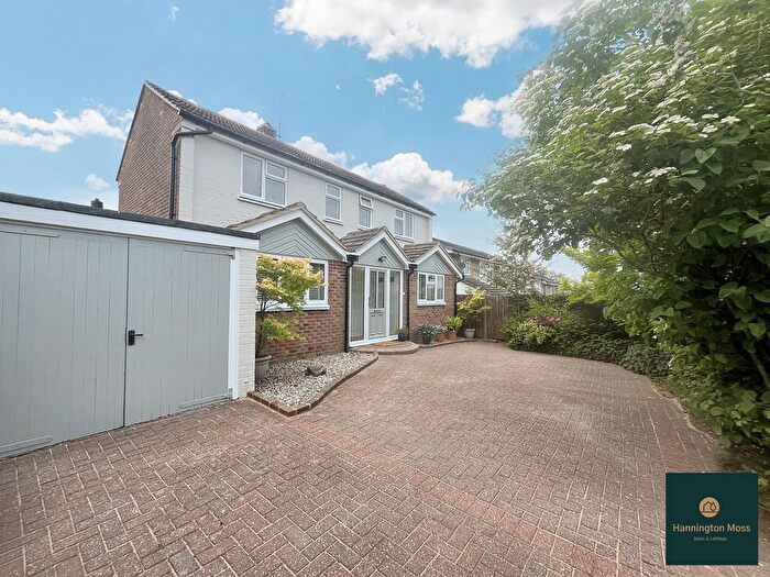 3 Bedroom Detached House For Sale In The Snipe, Weston, SG4