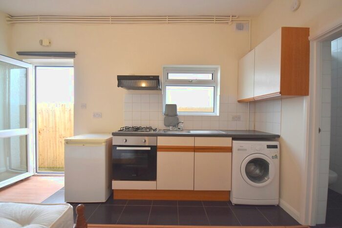Studio To Rent In Woodfield Avenue, Streatham, SW16