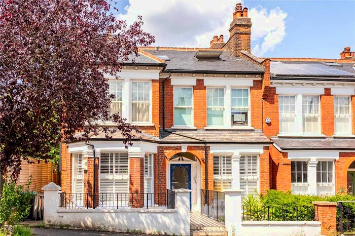 2 Bedroom Flat To Rent In Woodland Rise, London, N10