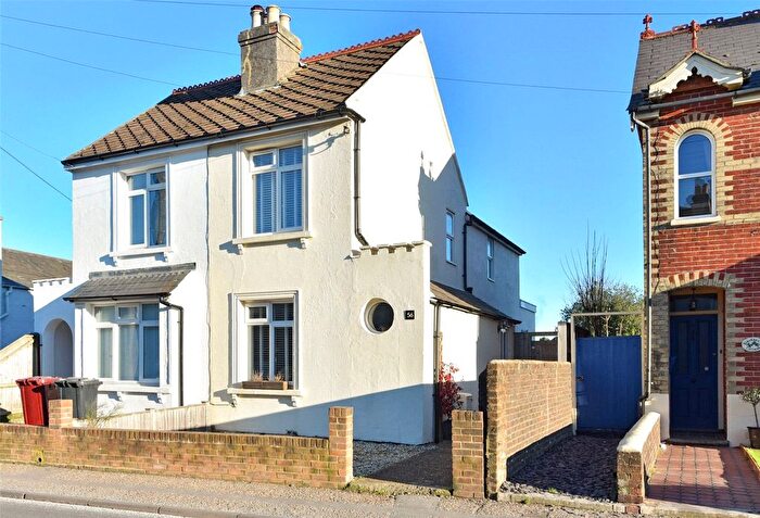 2 Bedroom Semi-Detached House To Rent In Bognor Road, Chichester, West Sussex, PO19