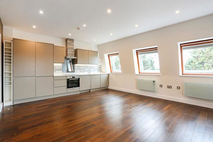 1 Bedroom Apartment To Rent In High Road London, N20