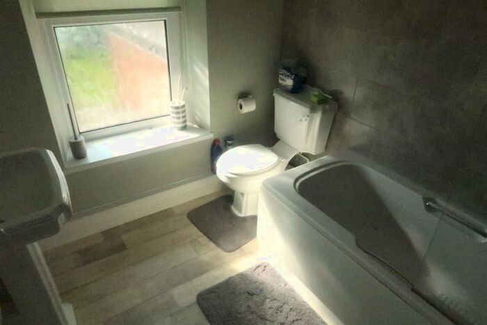 2 Bedroom Semi-Detached House To Rent In Maesruddud Lane, Blackwood, NP12