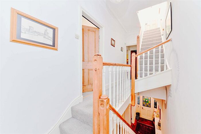 4 Bedroom Detached House For Sale In Blenheim Road, Moseley, Birmingham, B13
