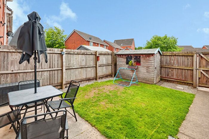 4 Bedroom Town House For Sale In Elton Head Road, St. Helens, Merseyside, WA9