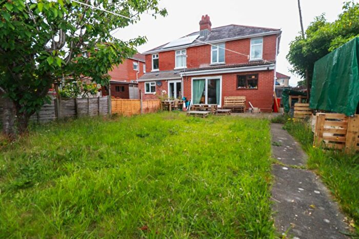 4 Bedroom Semi-Detached House To Rent In Granby Grove, Southampton, Hampshire, SO17