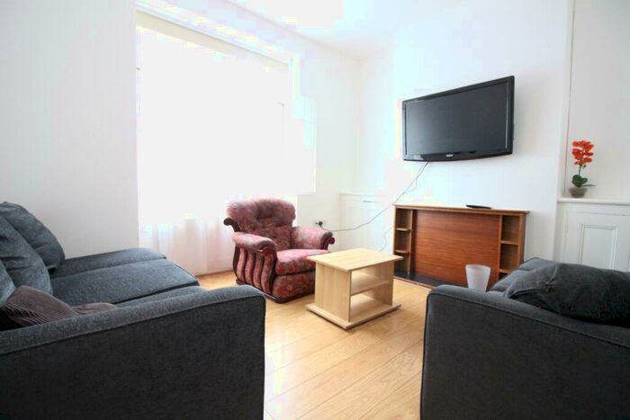 6 Bedroom Terraced House To Rent In Miskin Street, Cathays, CF24
